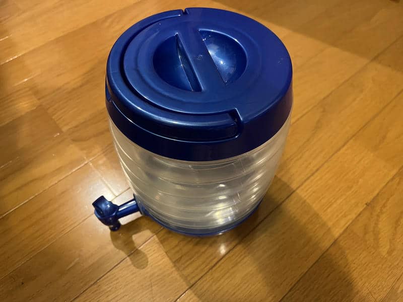 広げた状態のダイソー折りたたみウォータータンク3.5L